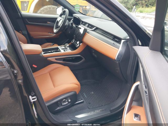 2025 JAGUAR F-PACE SADCT2EXXSA748908 Photo 4