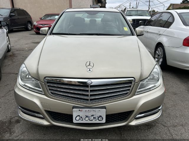 2012 MERCEDES-BENZ C 250 WDDGF4HB5CR221657 Photo 5