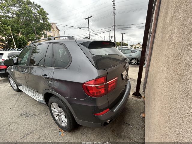 2011 BMW X5 5UXZV4C50BL416587 Photo 2
