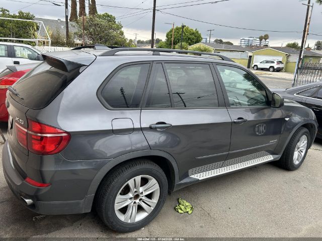 2011 BMW X5 5UXZV4C50BL416587 Photo 3