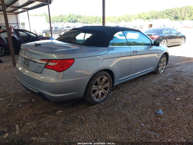 Chrysler 200 2014 1C3BCBEG6EN131353 Image 4