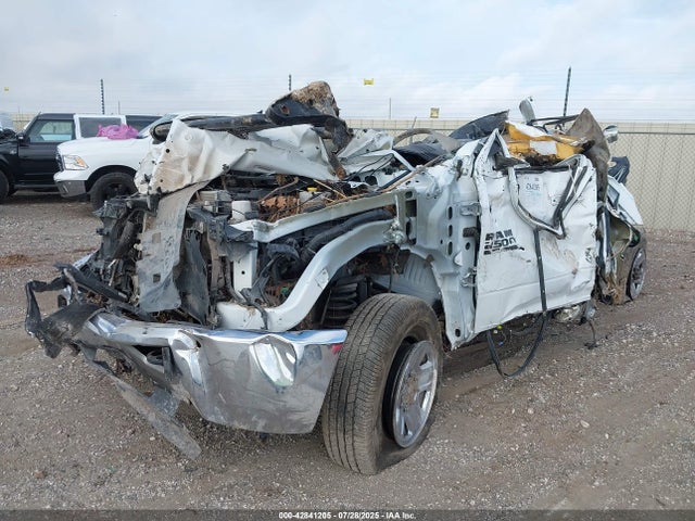 RAM 2500 2015 3C6UR5DL5FG643142 Image 2