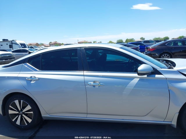 Nissan 2021 2021 1N4BL4DV0MN384535 Image 14