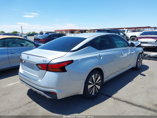 Nissan 2021 2021 1N4BL4DV0MN384535 Image 4