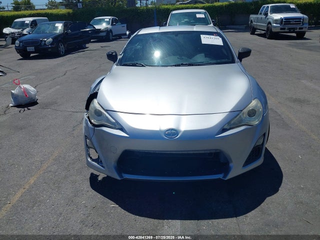 JF1ZNAA16F8704421 Scion 2000cc na