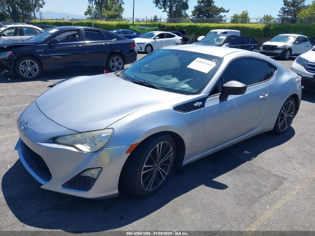 JF1ZNAA16F8704421 Scion 2000cc na