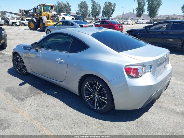 JF1ZNAA16F8704421 Scion 2000cc na