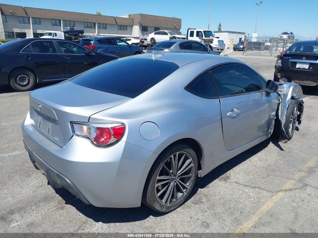 JF1ZNAA16F8704421 Scion 2000cc na