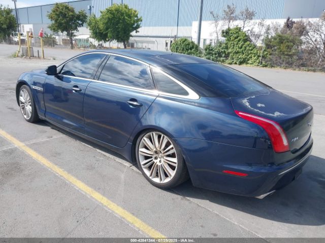 2011 JAGUAR XJ SAJWA2GE7BMV17524 Photo 2