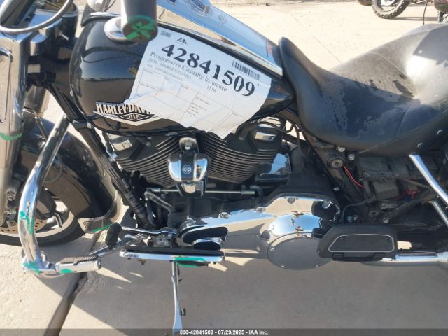 2019 HARLEY-DAVIDSON FLHR 1HD1FBC11KB655471 Photo 8