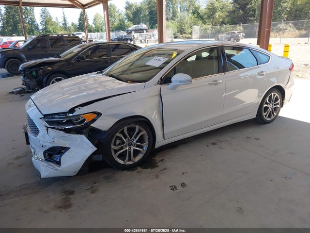 Ford 2019 2019 3FA6P0RU2KR182174 Image 2