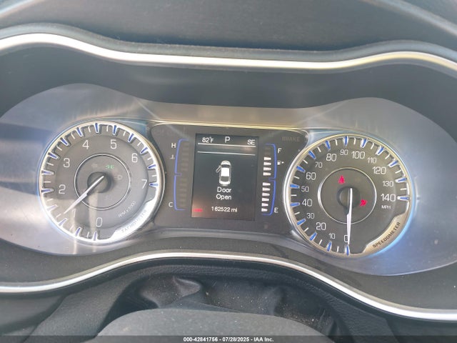 1C3CCCAB5FN635379 Chrysler 200