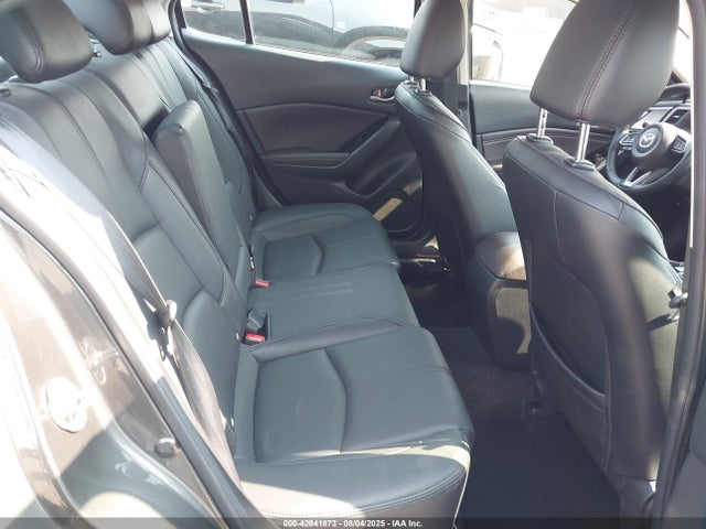 3MZBN1V36JM277184 Mazda py