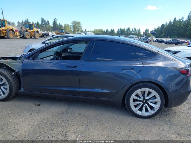 5YJ3E1EB9NF272036 Tesla MODEL 3