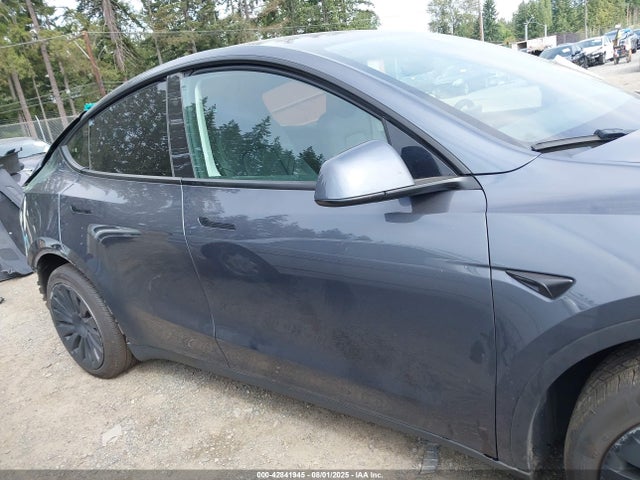 7SAYGDEE8PF904042 Tesla Model Y