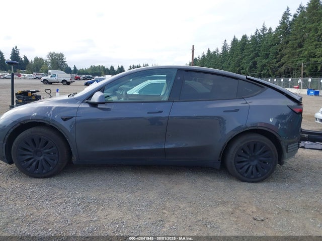 7SAYGDEE8PF904042 Tesla Model Y