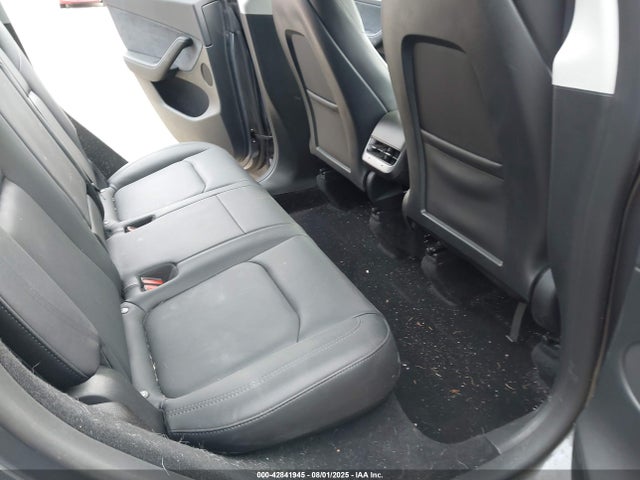 7SAYGDEE8PF904042 Tesla Model Y