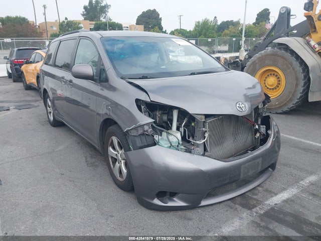 Toyota Sienna Le 8 Passenger 2015 5TDKK3DC5FS631759 main image