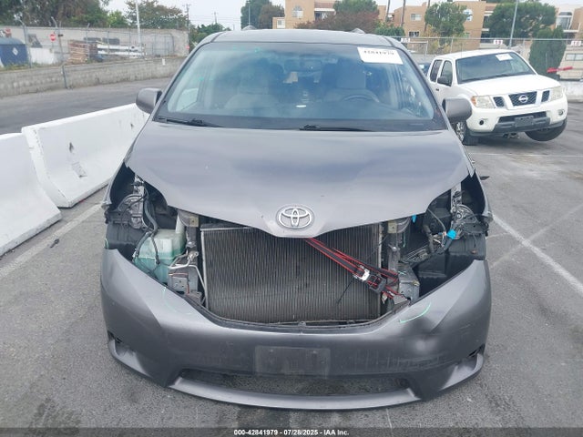 Toyota Sienna Le 8 Passenger 2015 5TDKK3DC5FS631759 Image 13