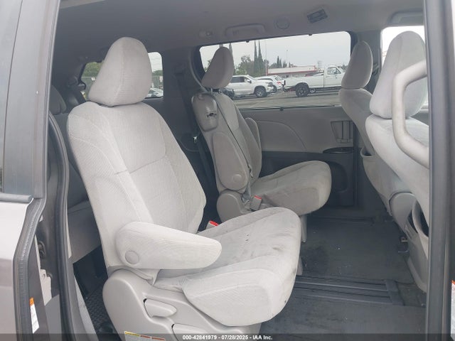 Toyota Sienna Le 8 Passenger 2015 5TDKK3DC5FS631759 Image 8