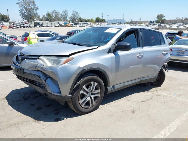 Toyota 2ar-fe 2017 2T3ZFREV4HW388193 Image 2