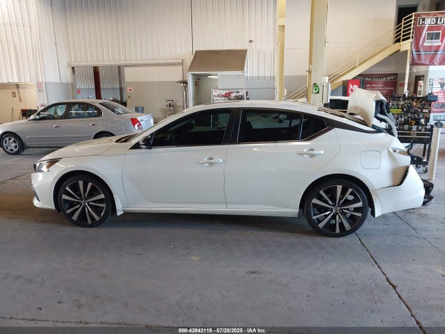 Nissan 2021 2021 1N4AL4CVXMN392011 Image 15
