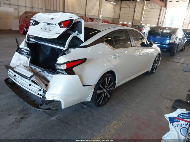 Nissan 2021 2021 1N4AL4CVXMN392011 Image 4