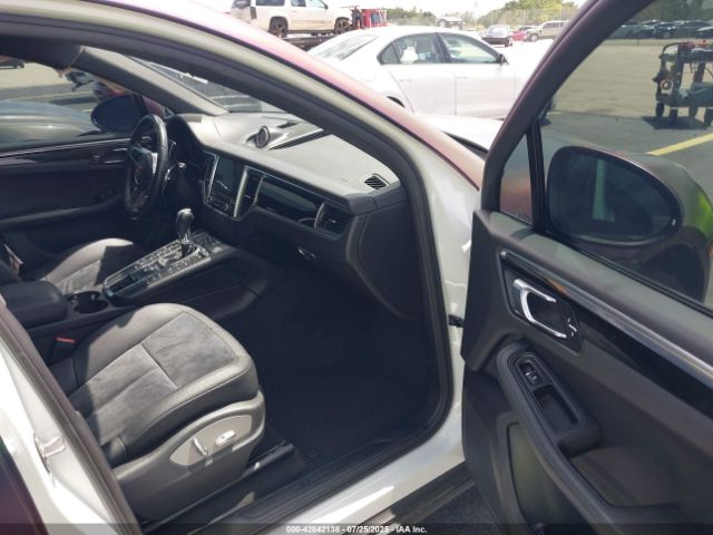 2018 PORSCHE MACAN WP1AA2A51JLB25403 Photo 4