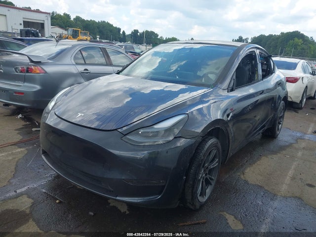 2024 TESLA MODEL Y 7SAYGDEE2RA306674 Photo 1