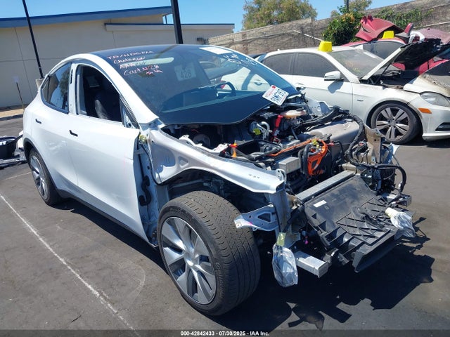 2022 TESLA MODEL Y 7SAYGAEE8NF366440 Photo 0