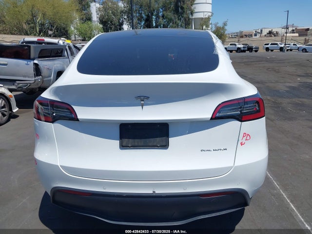 7SAYGAEE8NF366440 Tesla Model Y