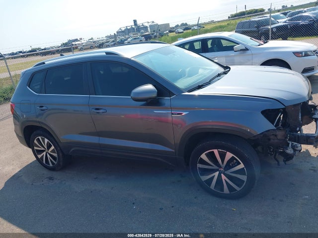 3VVWX7B25NM043459 Volkswagen tsi