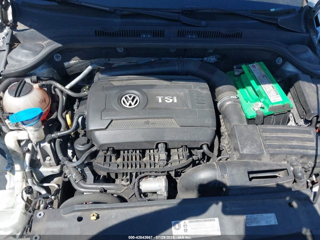 3VW4T7AJ5FM316179 Volkswagen 2015