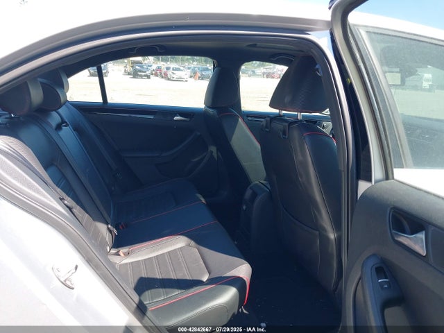 3VW4T7AJ5FM316179 Volkswagen 2015