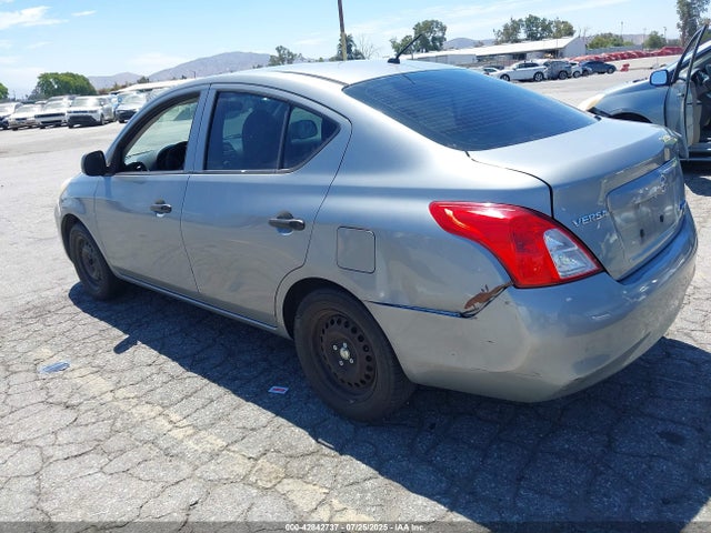 3N1CN7AP7EL834721 Nissan 2014