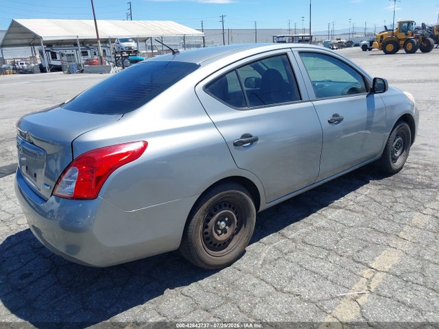 3N1CN7AP7EL834721 Nissan 2014