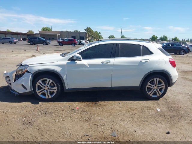 WDCTG4EB3GJ233461 Mercedes-Benz m270