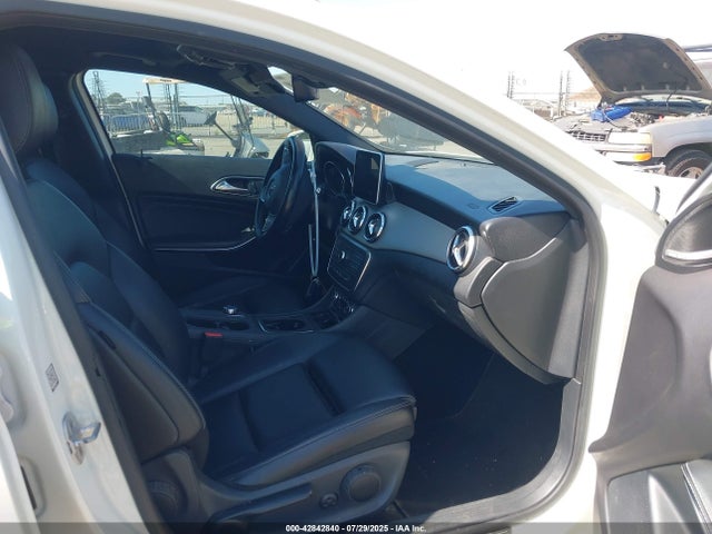 WDCTG4EB3GJ233461 Mercedes-Benz m270