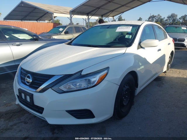 1N4AL3AP8GC245829 Nissan 2016