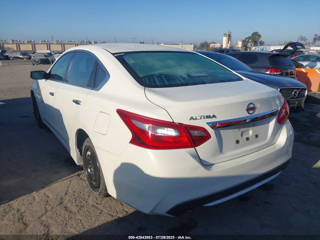 1N4AL3AP8GC245829 Nissan 2016