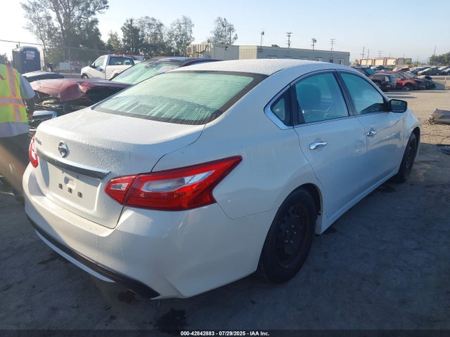 1N4AL3AP8GC245829 Nissan 2016