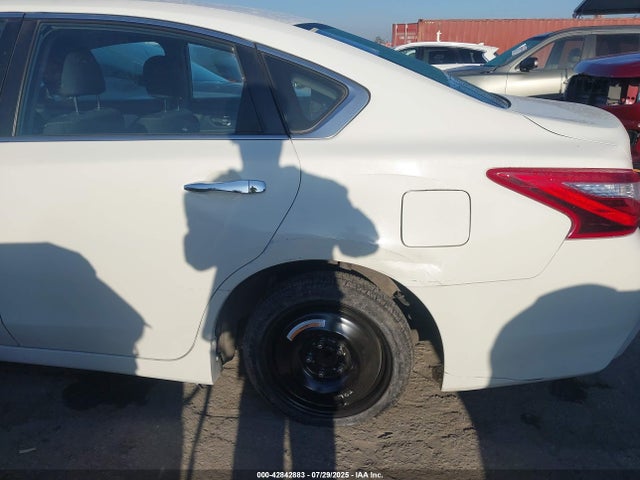 1N4AL3AP8GC245829 Nissan 2016