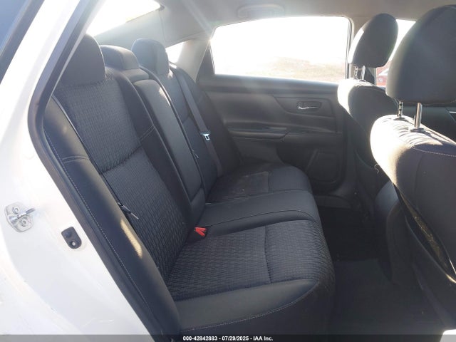 1N4AL3AP8GC245829 Nissan 2016