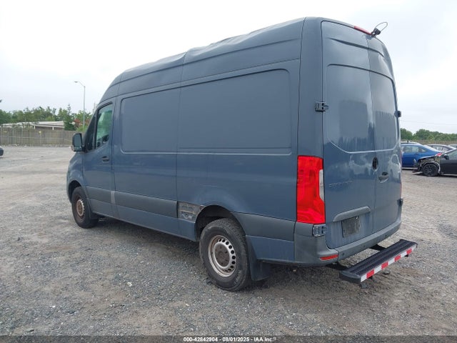 WD4PF0CD0KP083893 Mercedes-Benz om 642 with brake assist