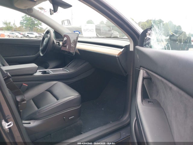 2021 TESLA MODEL Y 5YJYGDEE1MF217624 Photo 4