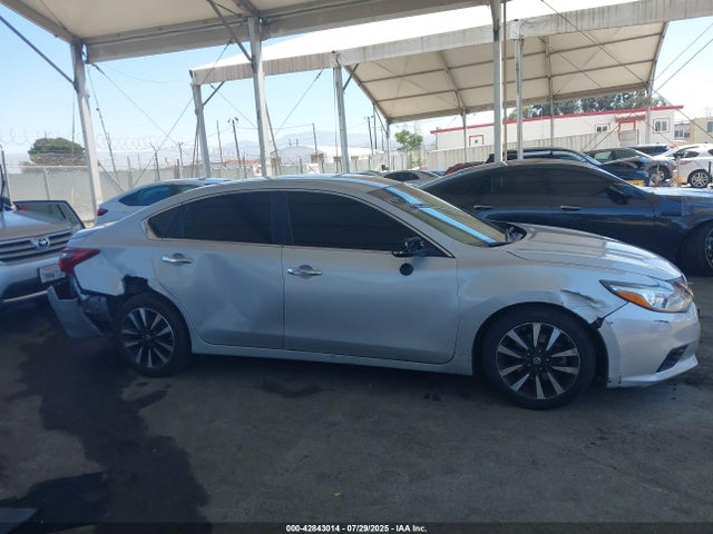 1N4AL3AP8JC196056 Nissan 2018