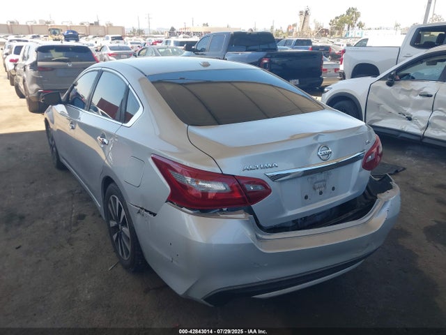 1N4AL3AP8JC196056 Nissan 2018