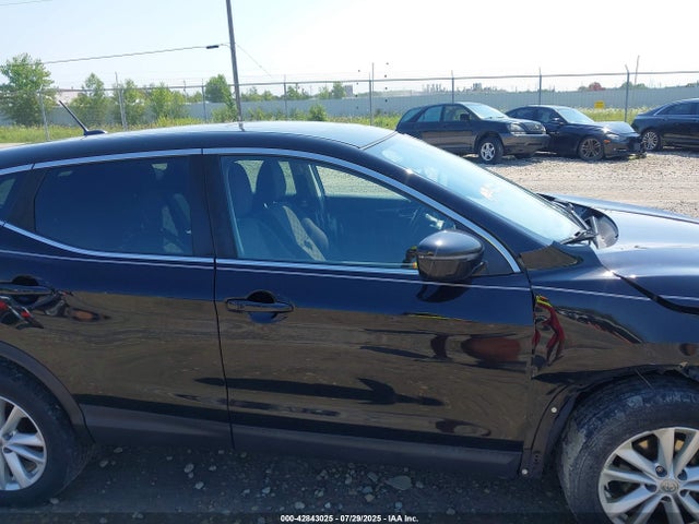 JN1BJ1CR2JW256583 Nissan ROGUE SPORT