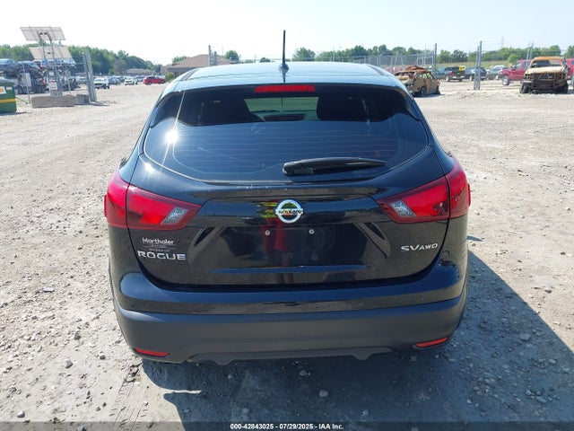 JN1BJ1CR2JW256583 Nissan ROGUE SPORT