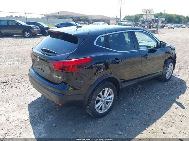 JN1BJ1CR2JW256583 Nissan ROGUE SPORT
